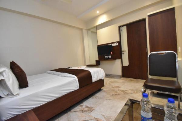 Hotel Swagath Residency Rabale ナビムンバイ エクステリア 写真